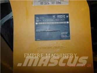 CAT 938M FC Pale gommate