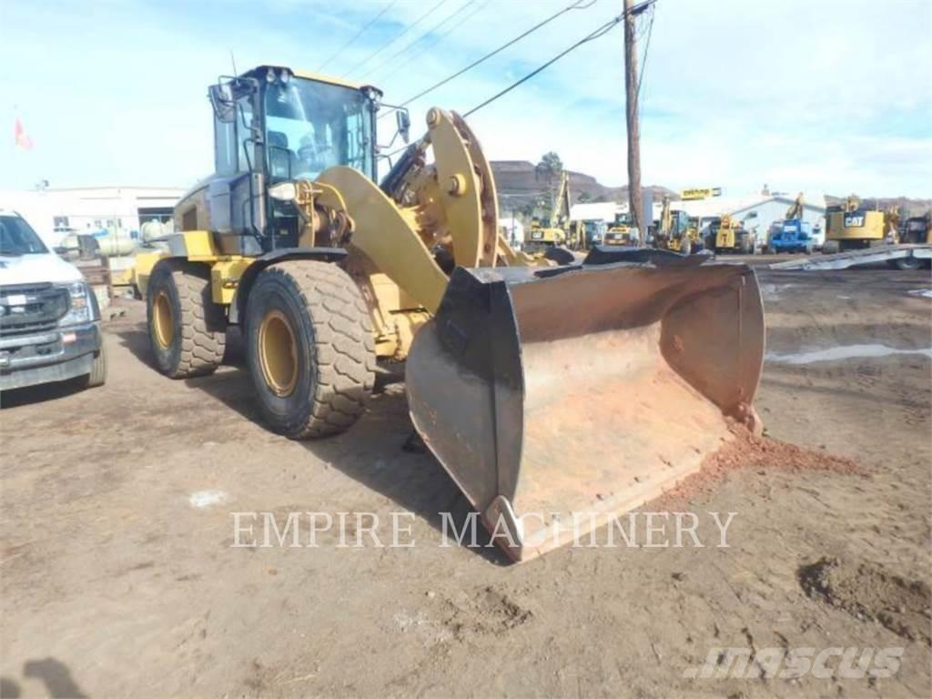 CAT 938M FC Pale gommate