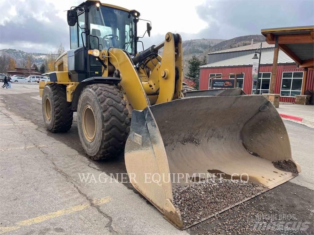 CAT 938M FC Pale gommate