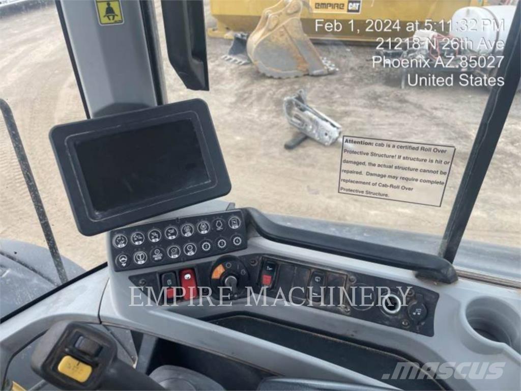 CAT 938M FC Pale gommate