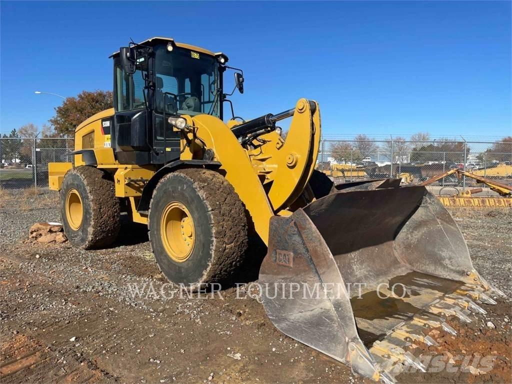 CAT 938M FC Pale gommate