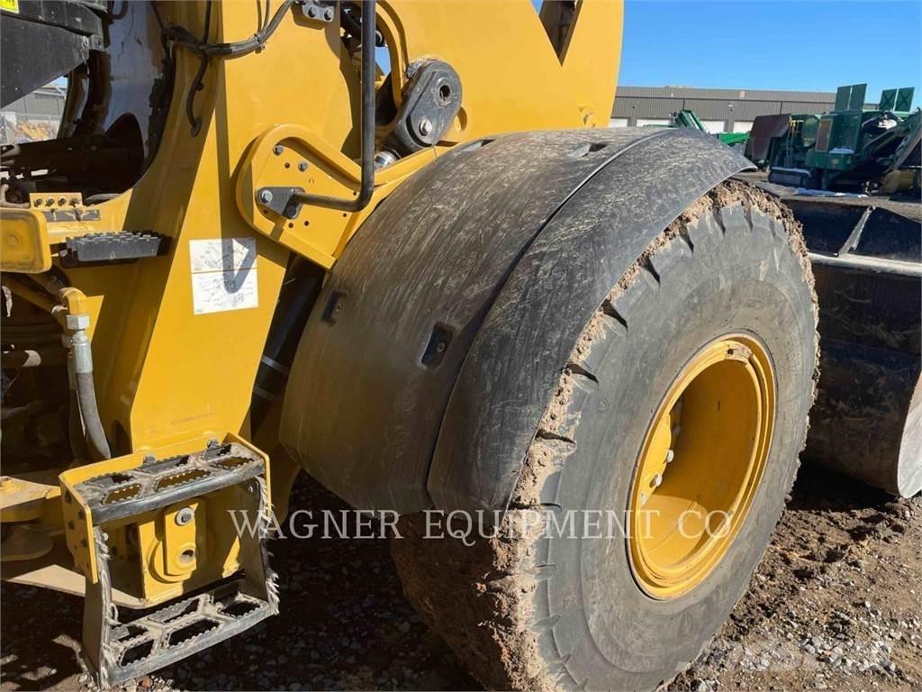 CAT 938M FC Pale gommate