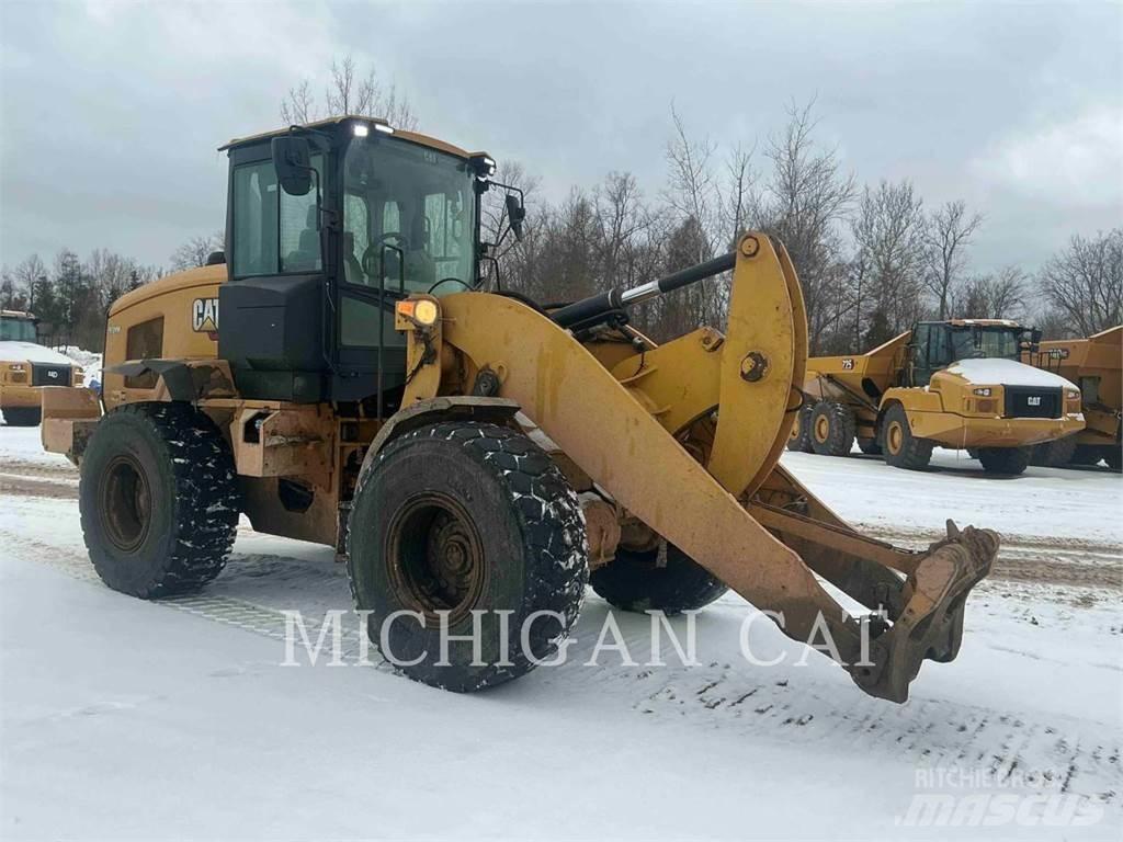 CAT 938M H3RQ Pale gommate