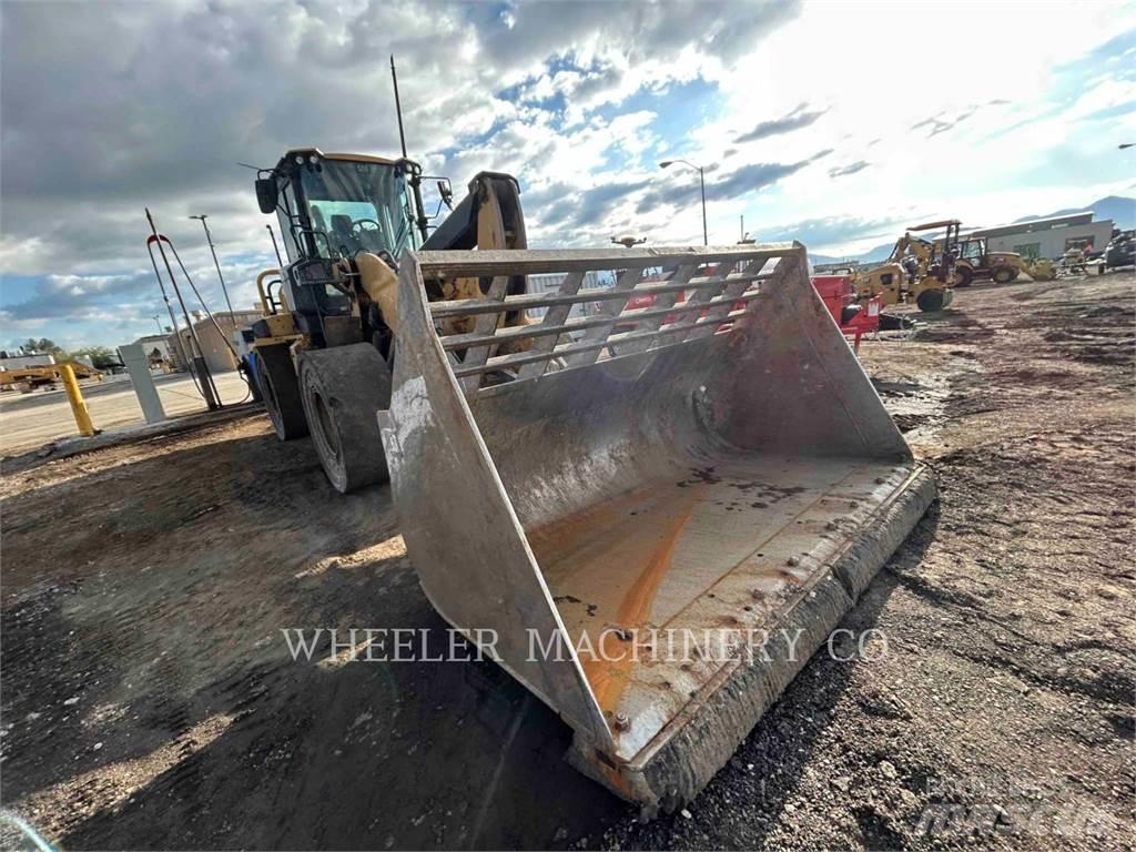 CAT 938M HL WS Pale gommate