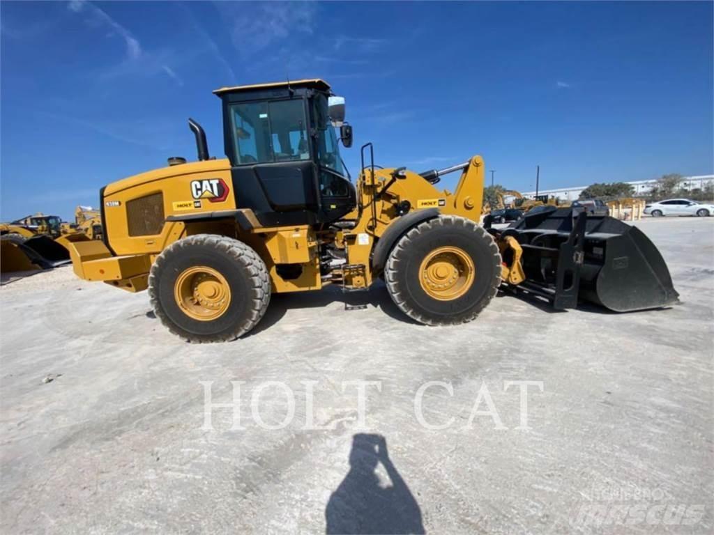 CAT 938M QC Pale gommate