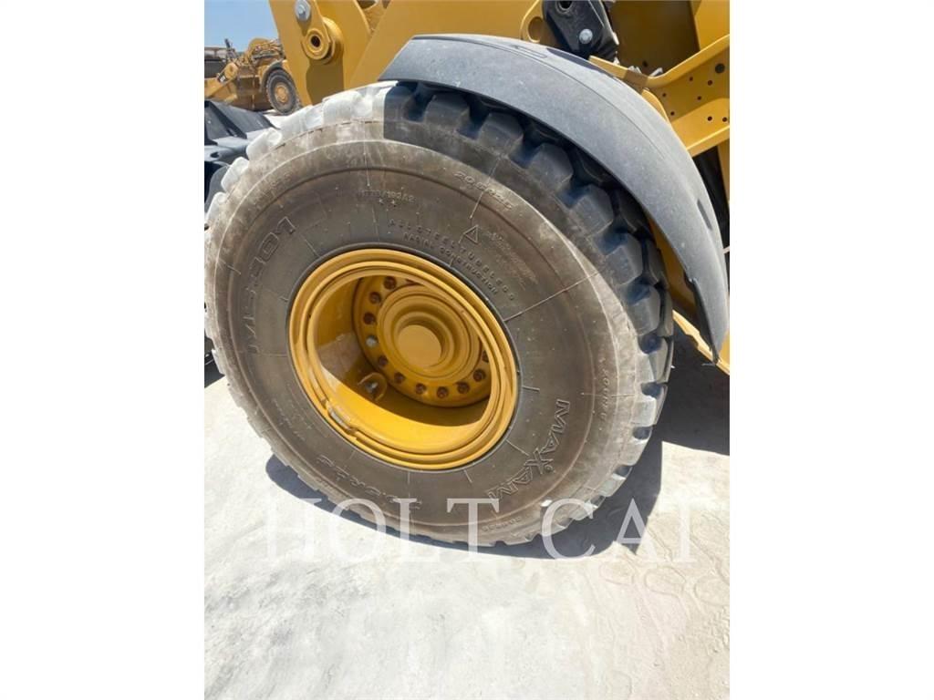 CAT 938M QC Pale gommate