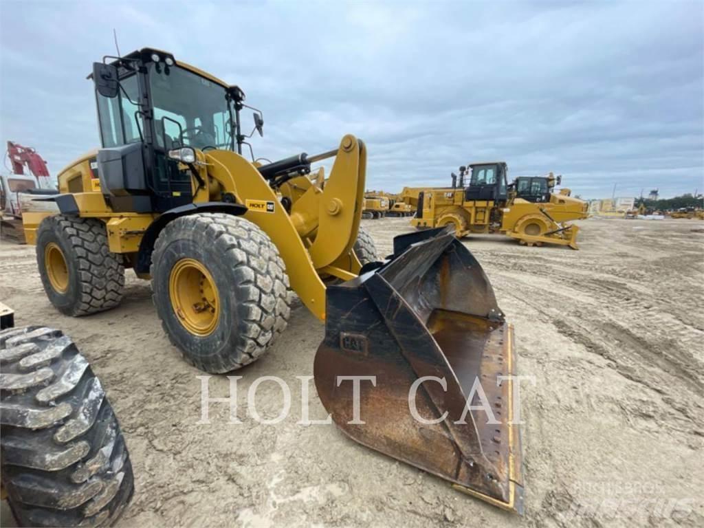 CAT 938M QC Pale gommate