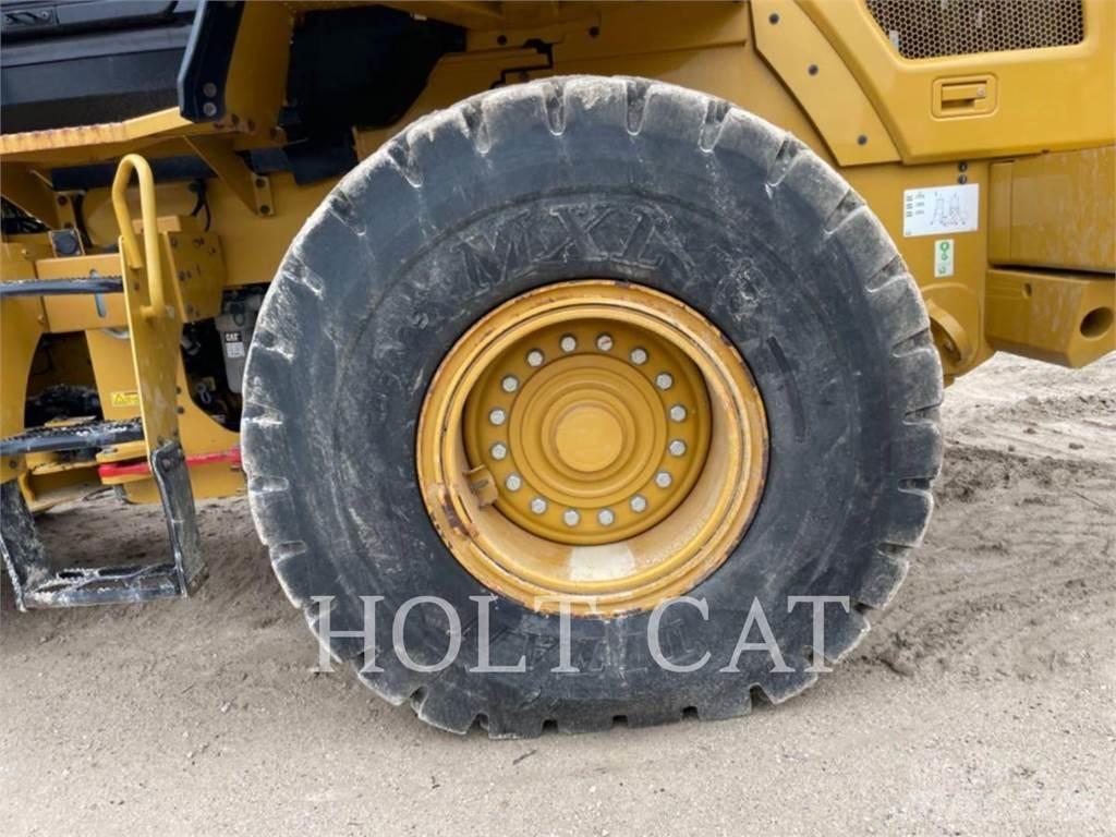 CAT 938M QC Pale gommate