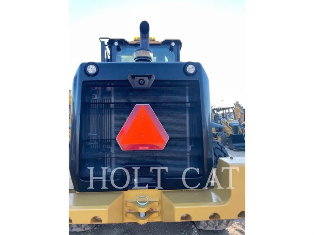 CAT 938M QC Pale gommate