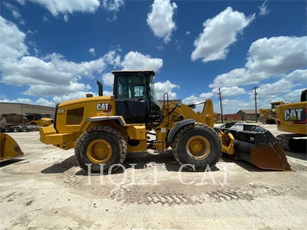 CAT 938M QC Pale gommate