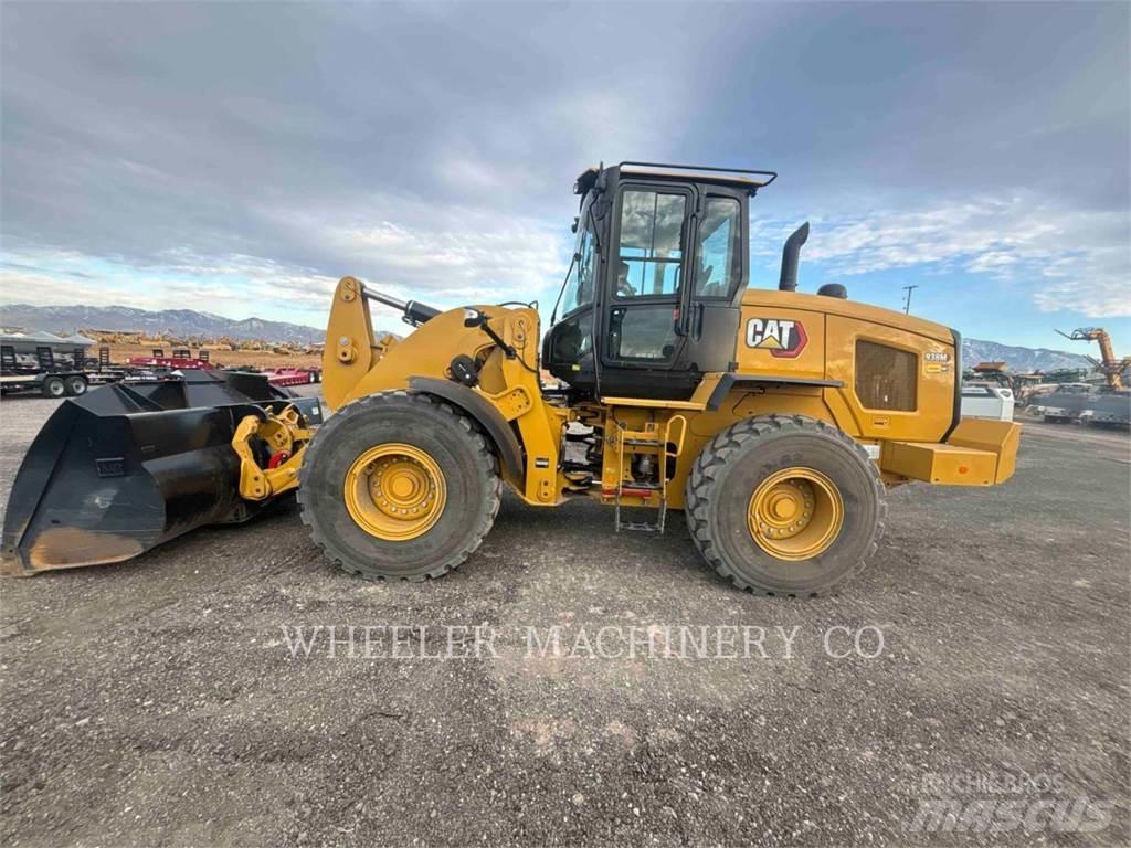 CAT 938M QC Pale gommate
