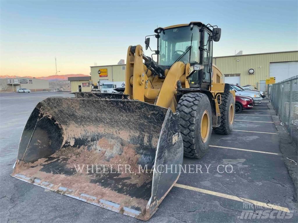 CAT 938M QC Pale gommate