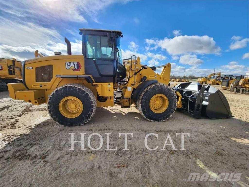 CAT 938M QC Pale gommate