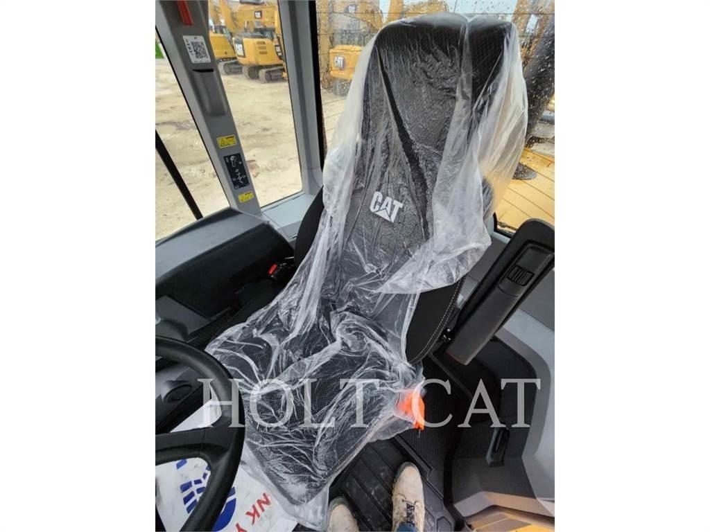 CAT 938M QC Pale gommate
