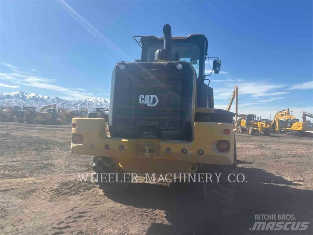 CAT 938M QC Pale gommate