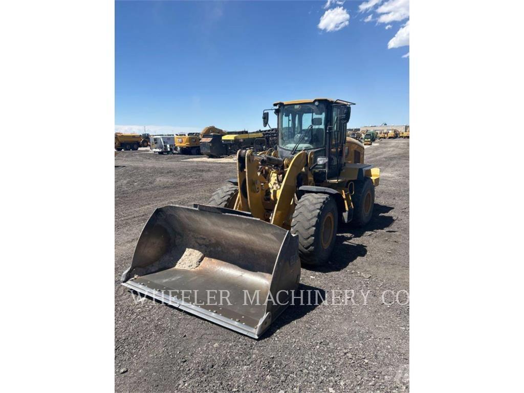 CAT 938M QC Pale gommate