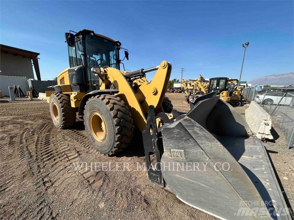 CAT 938M QC 3V Pale gommate