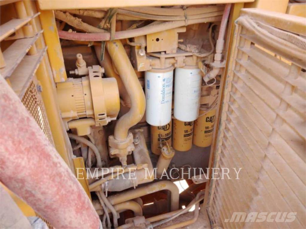 CAT 944F Pale gommate