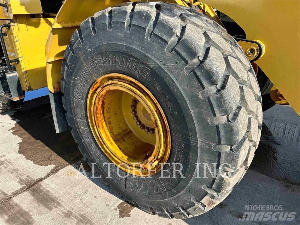 CAT 950GC Pale gommate