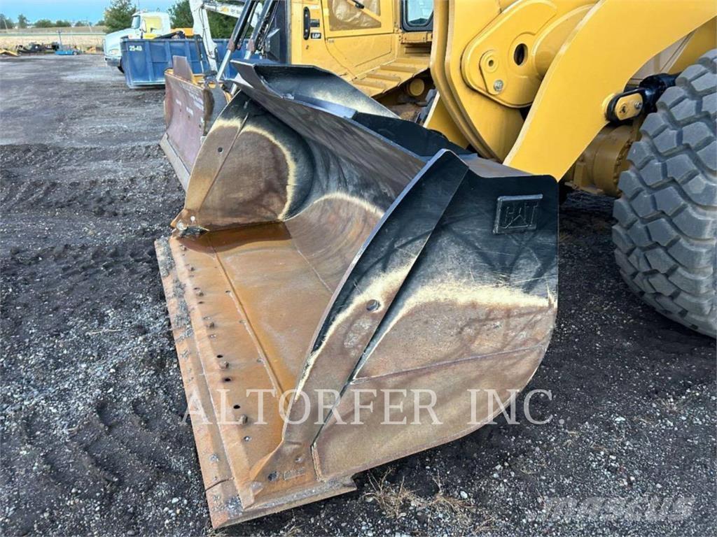 CAT 950GC Pale gommate