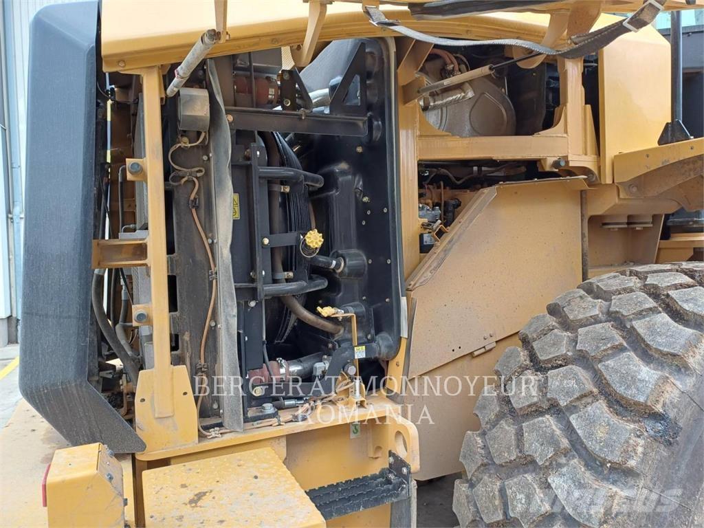 CAT 950GC Pale gommate