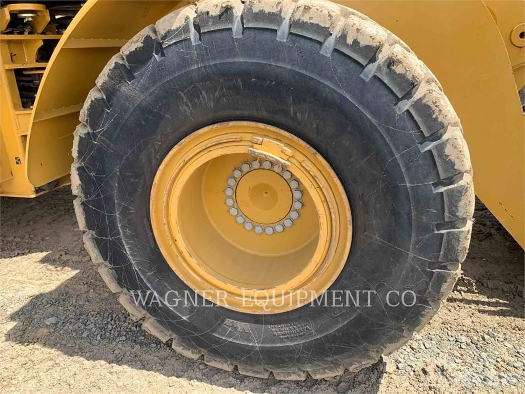 CAT 950GC Pale gommate