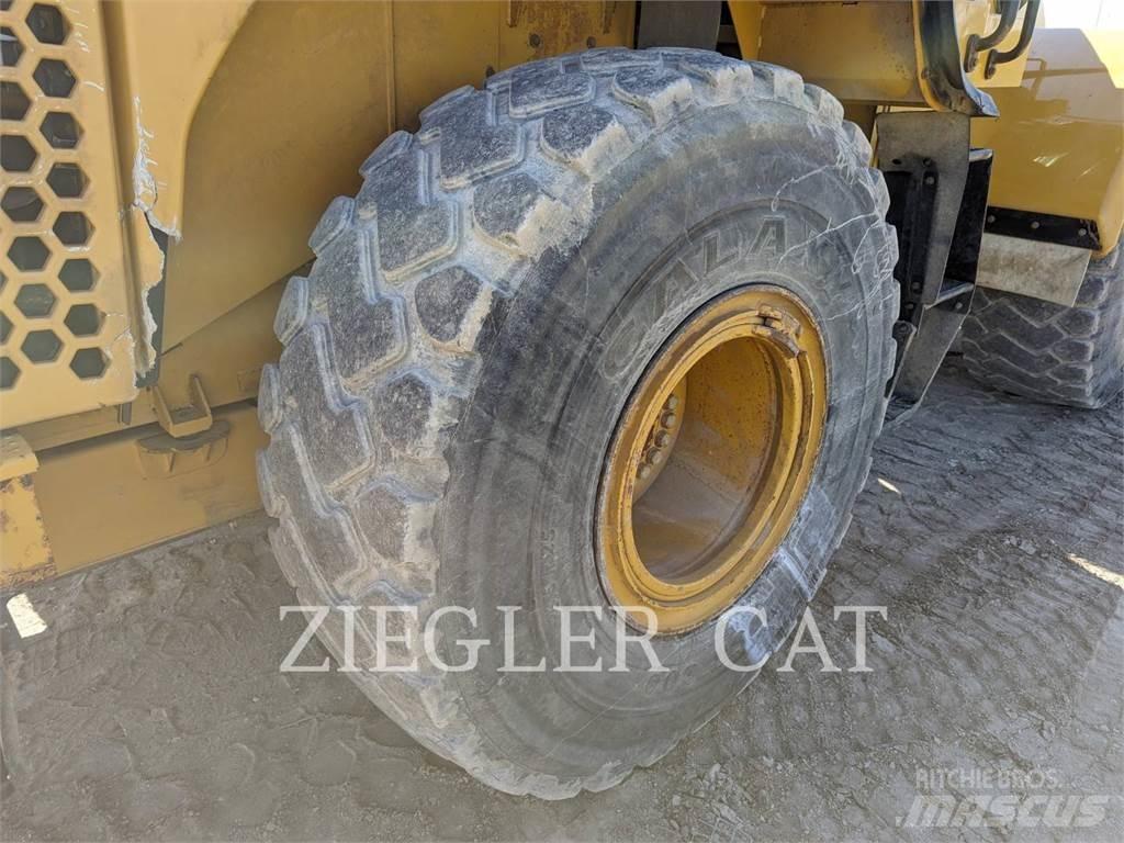 CAT 950K Pale gommate