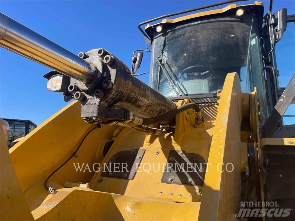 CAT 950M Pale gommate