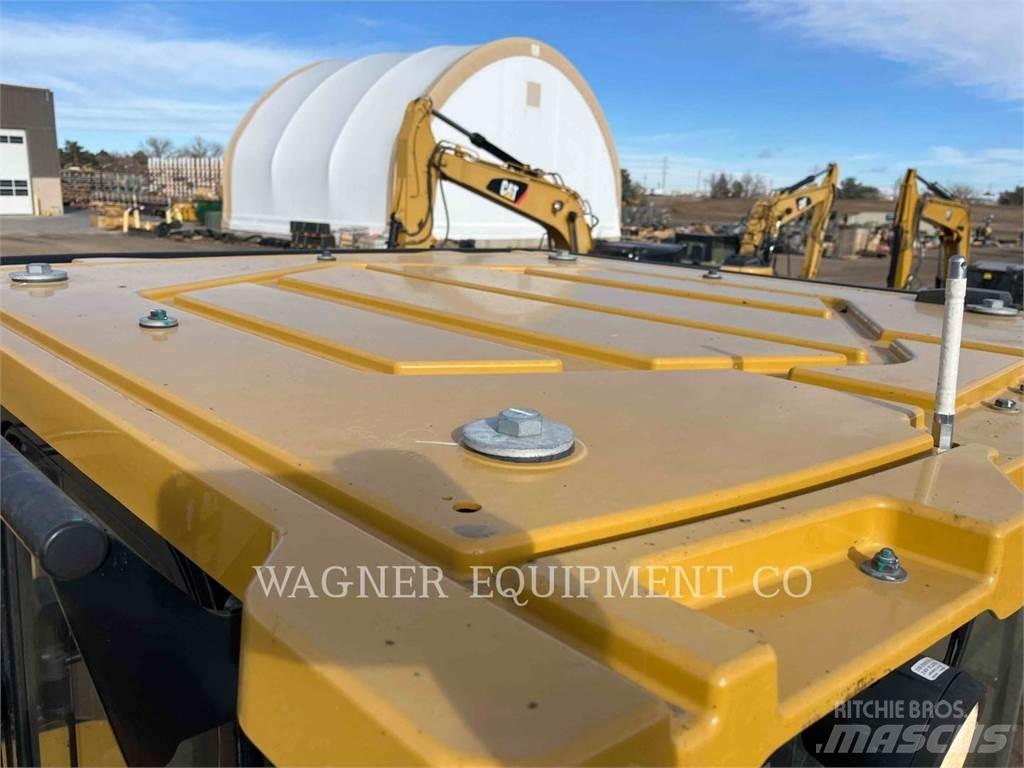 CAT 950M Pale gommate