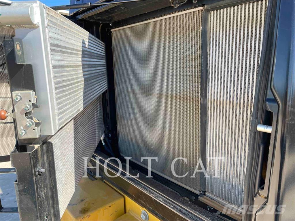 CAT 950M Pale gommate