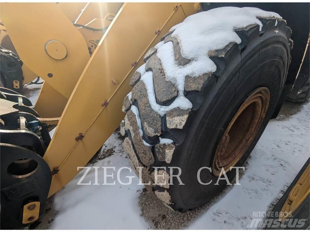 CAT 950M Pale gommate