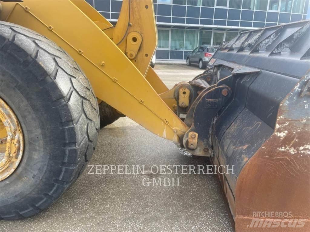 CAT 950M Pale gommate