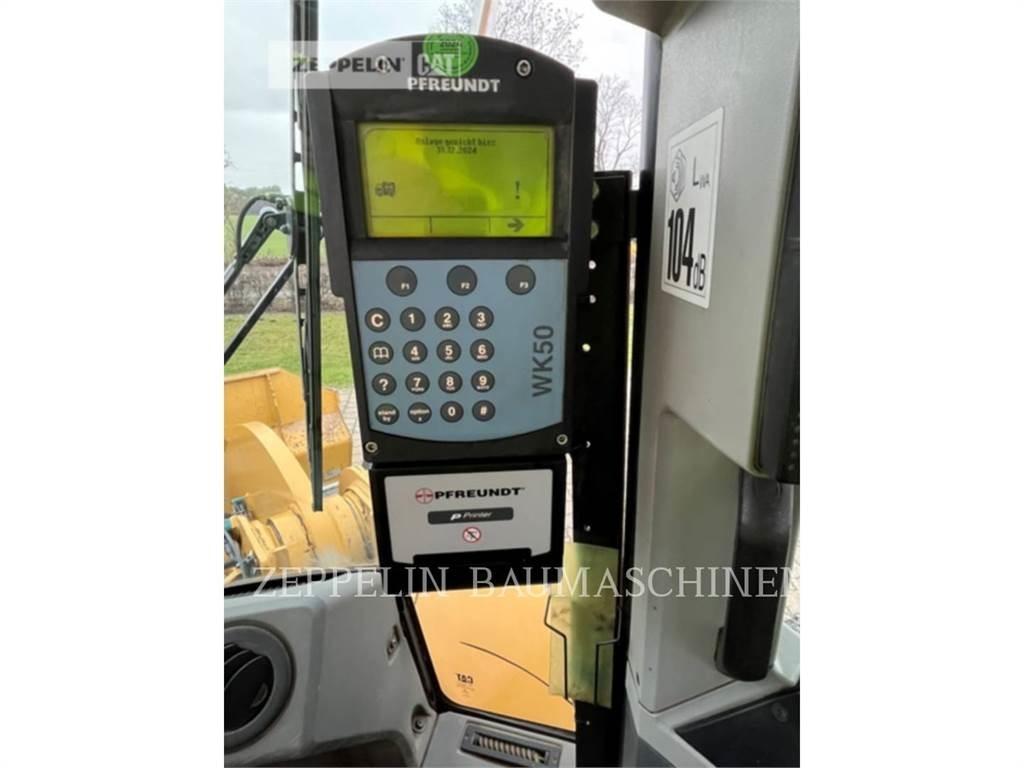 CAT 950M Pale gommate