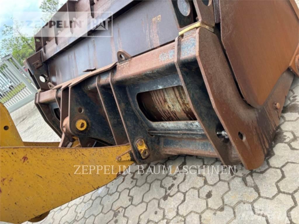 CAT 950M Pale gommate