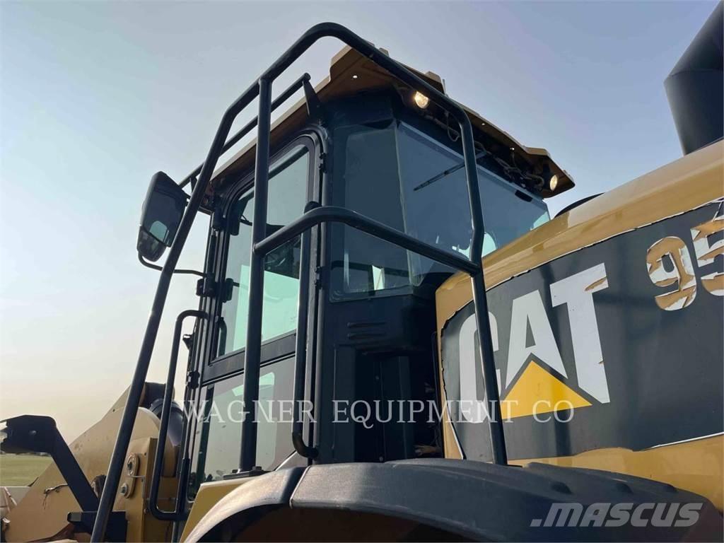 CAT 950M Pale gommate