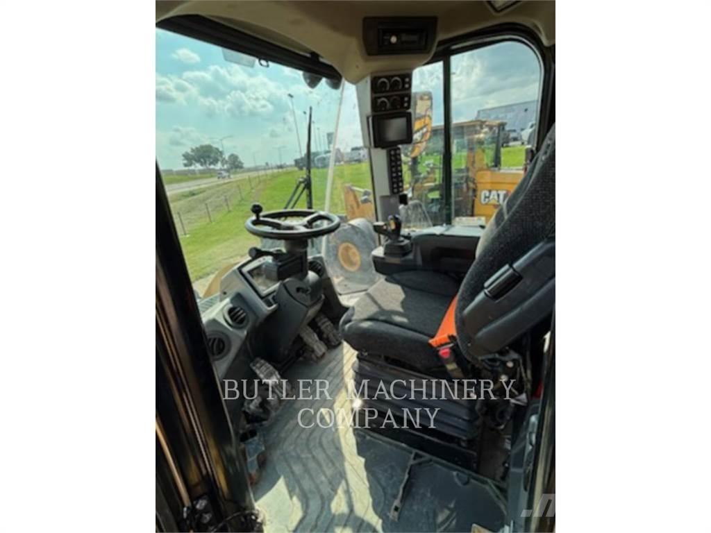 CAT 950M Pale gommate