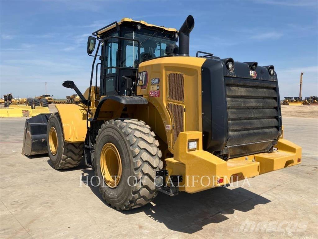 CAT 950M Pale gommate
