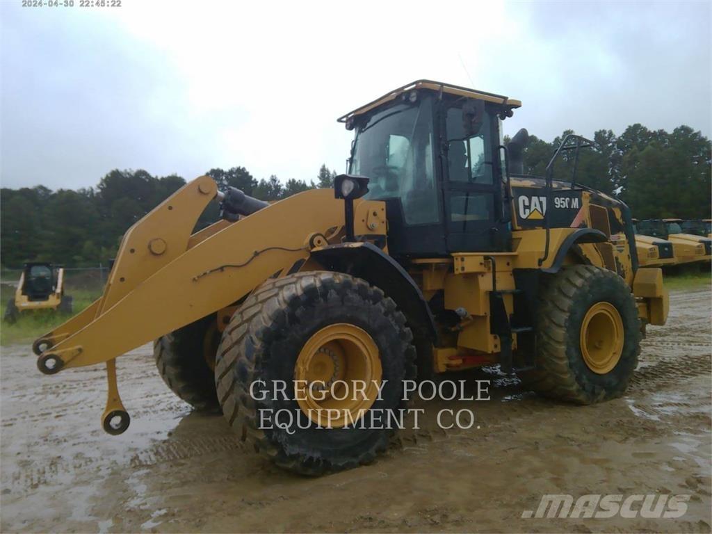 CAT 950M Pale gommate