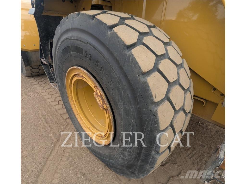 CAT 950M Pale gommate