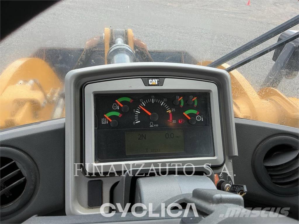 CAT 950M Pale gommate