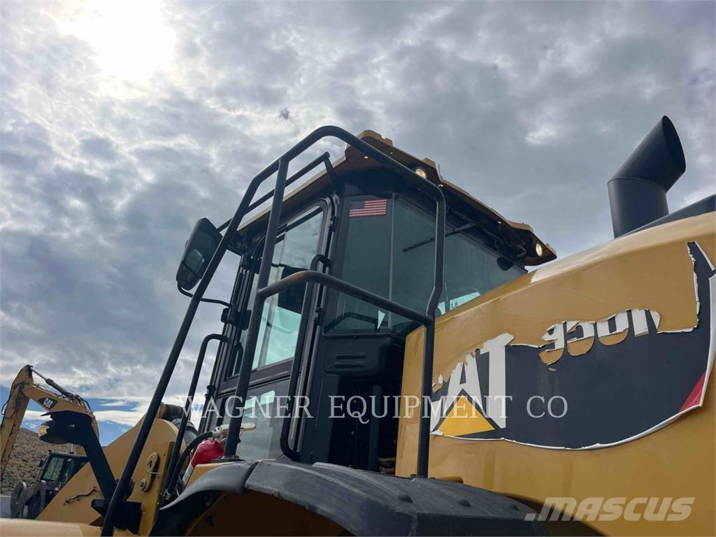 CAT 950M Pale gommate