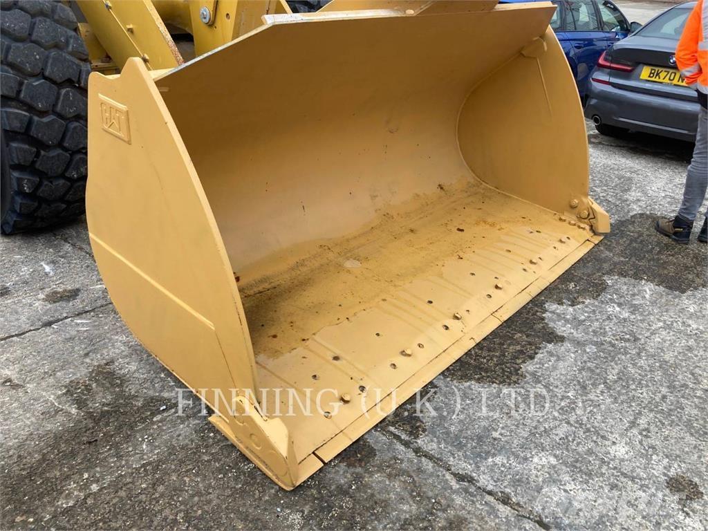 CAT 950M Pale gommate