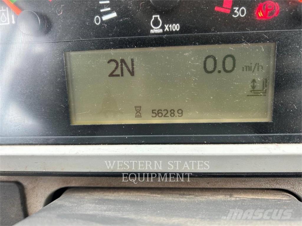 CAT 950M Pale gommate