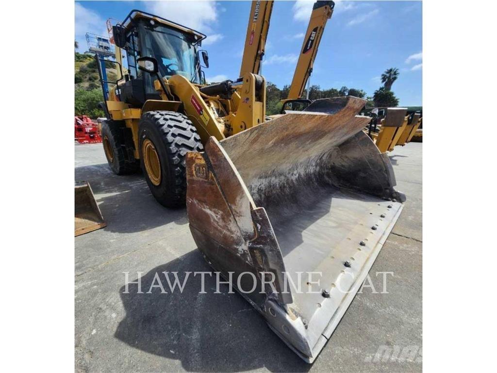 CAT 950M Pale gommate