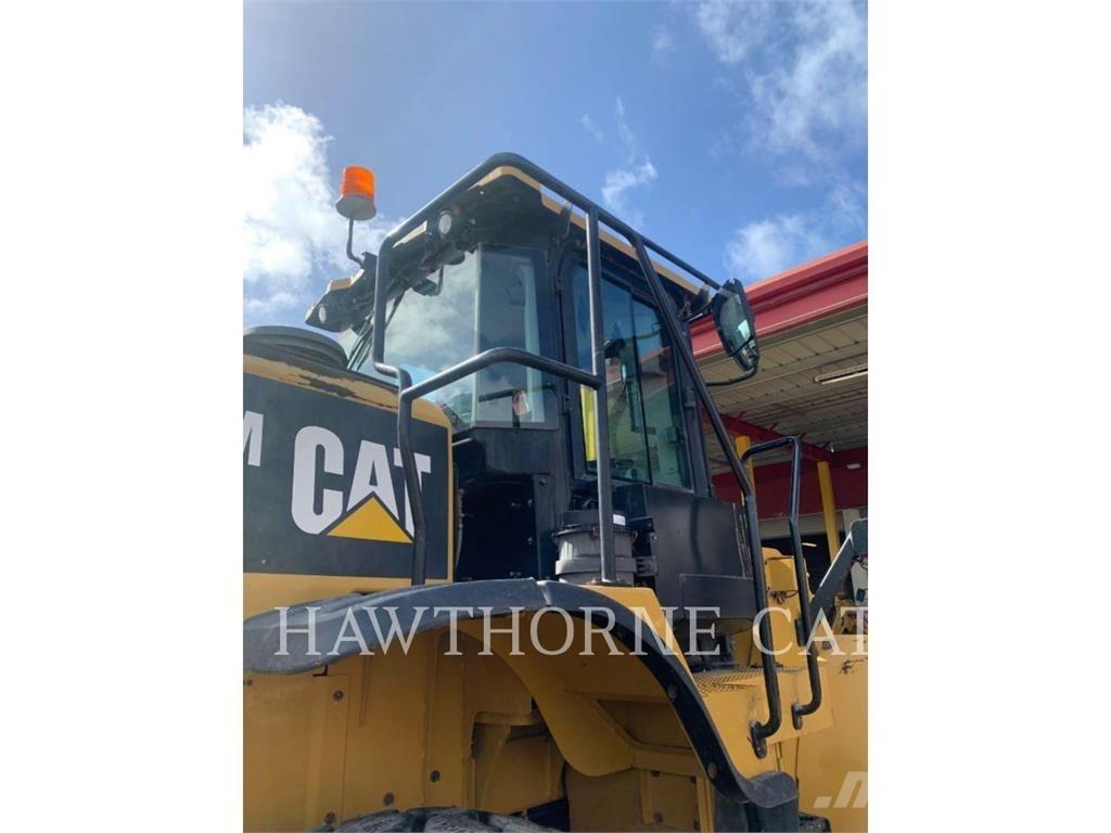 CAT 950M Pale gommate