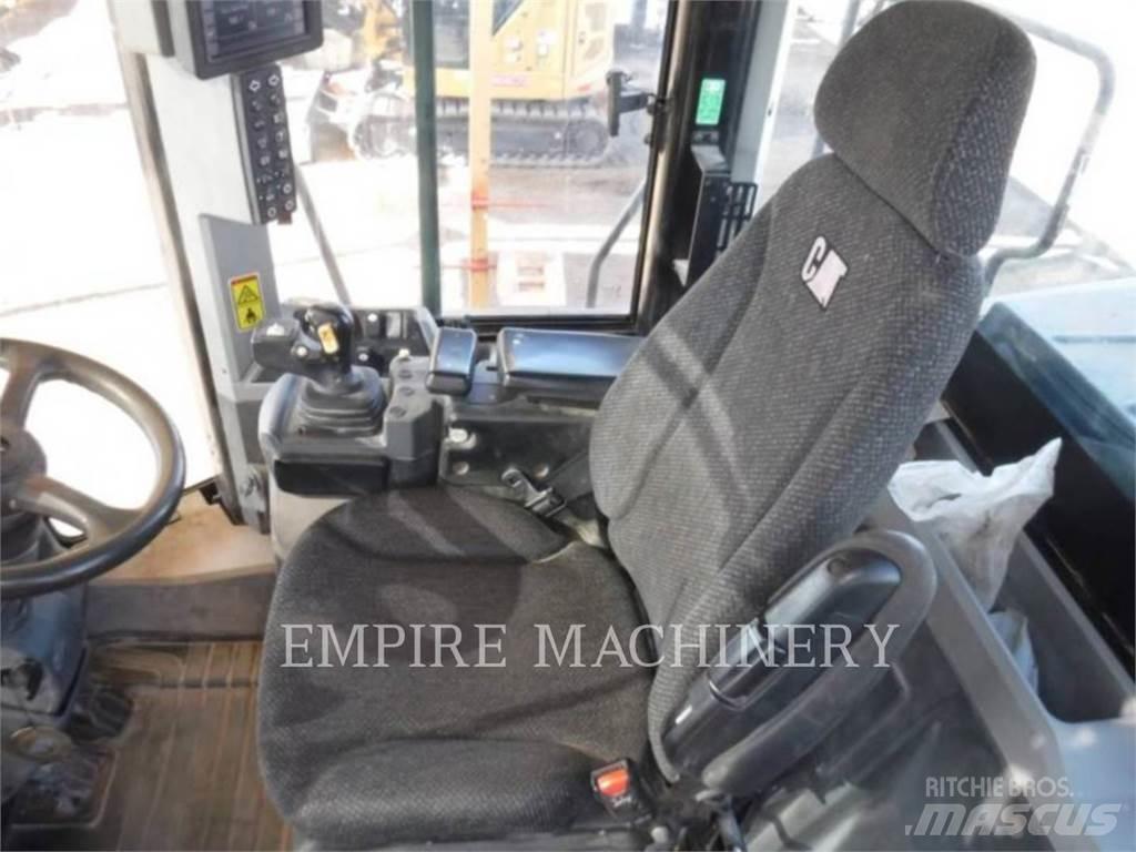 CAT 950M FC Pale gommate