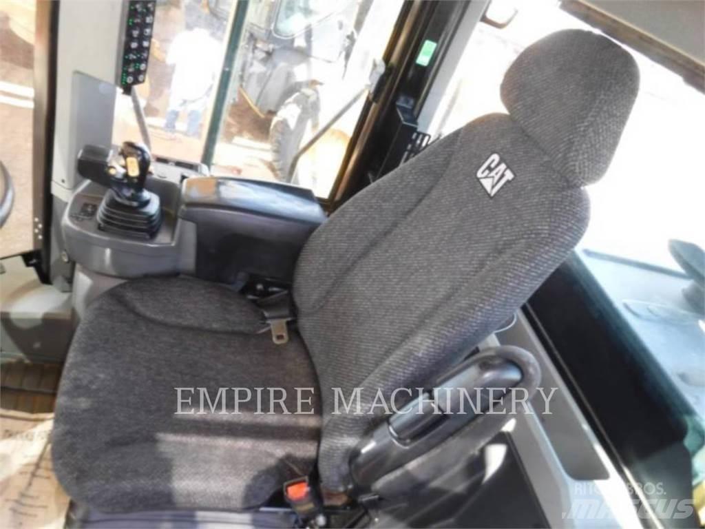 CAT 950M FC Pale gommate