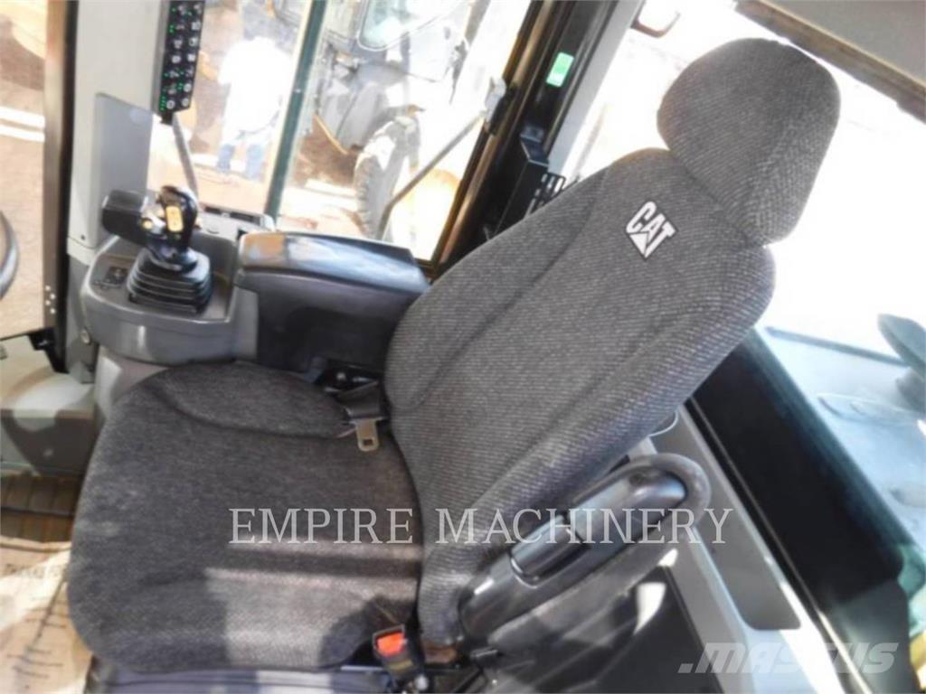 CAT 950M FC Pale gommate