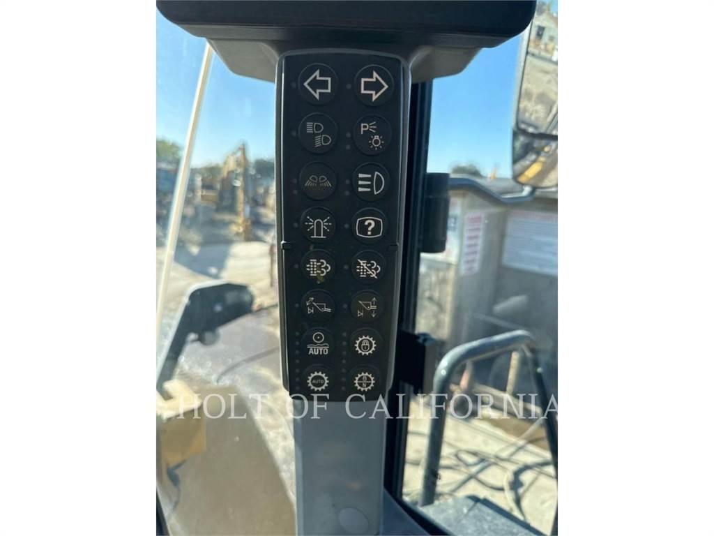CAT 950M HL Pale gommate