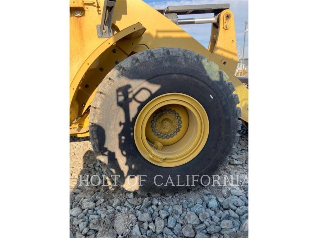 CAT 950M HL Pale gommate